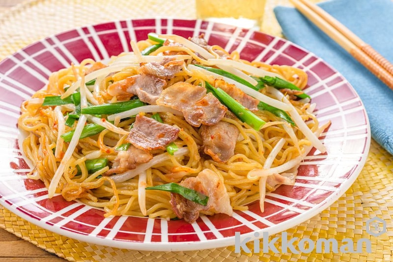 ピリ辛味がたまらない!台湾風焼きそば
