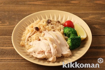めんみで簡単！海南チキンライス風炊き込みご飯