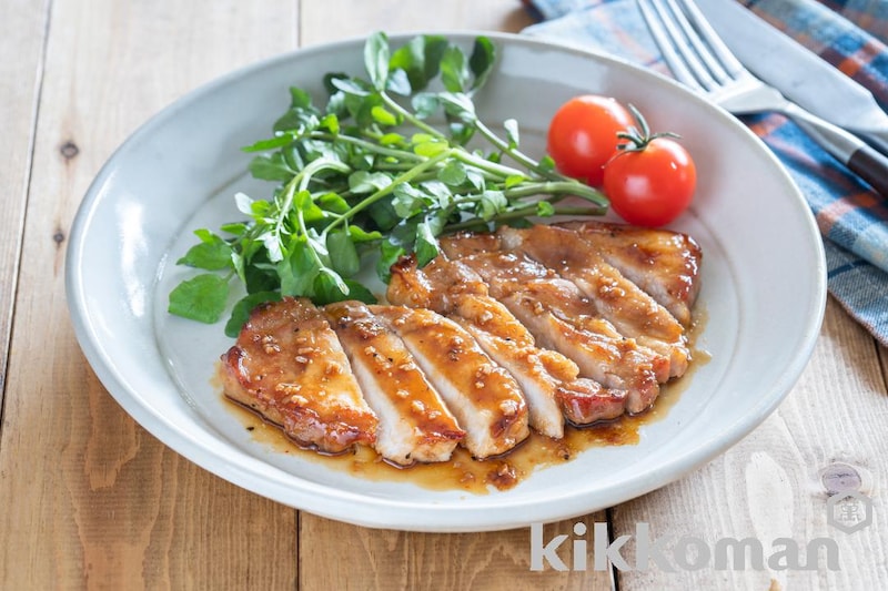 ポークステーキ(ステーキしょうゆ にんにく風味使用)