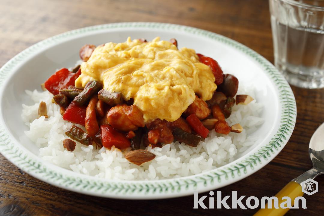 鶏肉とパプリカののっけオムライス