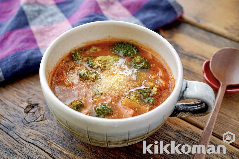 ブロッコリーとベーコンのトマトスープ
