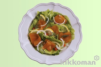 スモークサーモンのメープルドレッシングサラダ