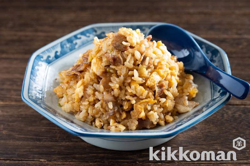 やみつきチャーハン(豚脂にんにく醤油だれ使用)