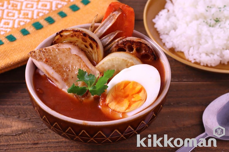 トマトジュースで!ごろっとチキンと根菜のスープカレー