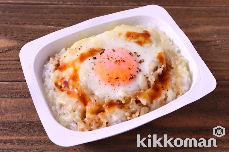 パックご飯で簡単!とろけるチーズの豚脂ライス(豚脂にんにく醤油だれ使用)