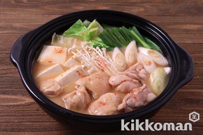 やわらか鶏キャベツキムチ豆乳鍋(濃厚豆乳鍋 旨辛キムチ使用)