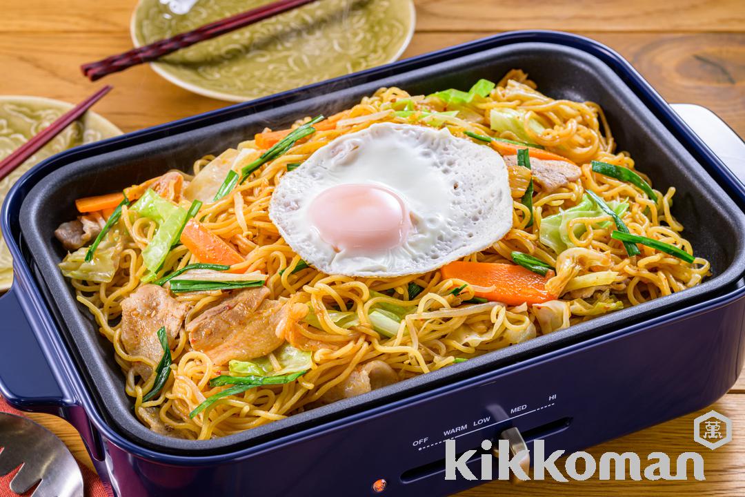ホットプレートで!野菜たっぷり豚キムチ焼きそば(わが家は焼肉屋さん使用)