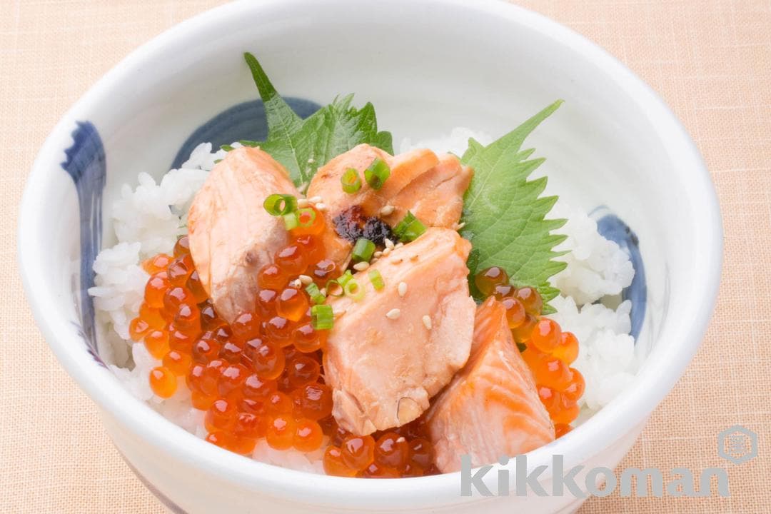 漬け焼き鮭といくらの親子丼【だし贅沢めんみ使用】