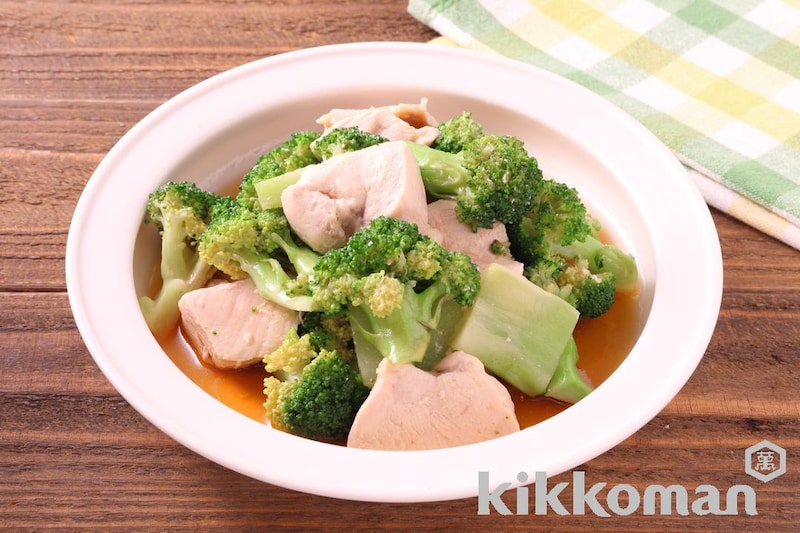 レンジで簡単!鶏むね肉とブロッコリーのうまだし和え
