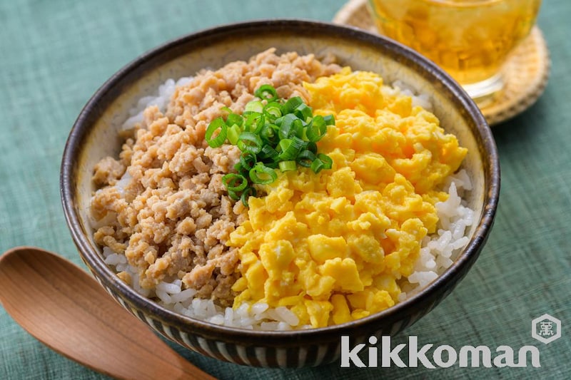 レンジで簡単!二色丼(基本のおかずつゆ使用)