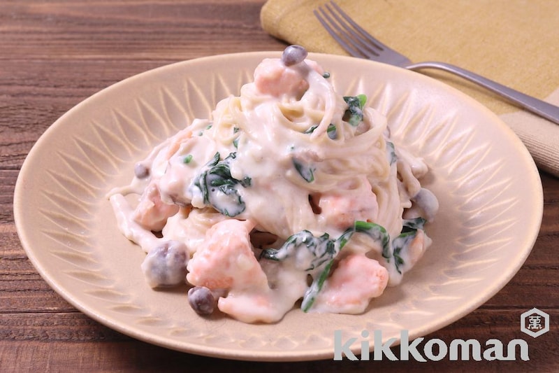 きのことサーモンのクリームパスタ風(大豆麺細麺使用)