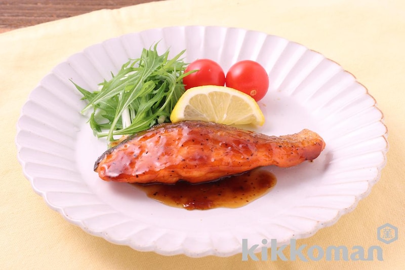 鮭のムニエル風(クセになるガーリックバター醤油だれ使用)