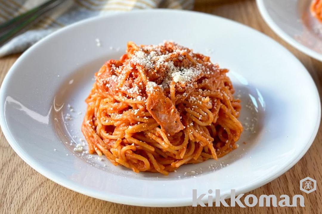 電子レンジで！トマトカルボナーラ（ぎゅっと濃縮うらごしトマト使用）