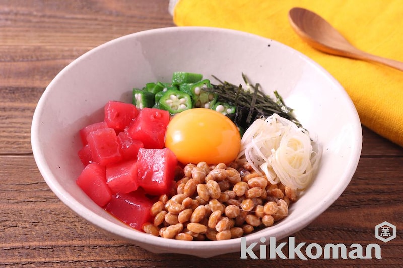 納豆とまぐろのばくだん風(かつお節香るだししょうゆ使用)