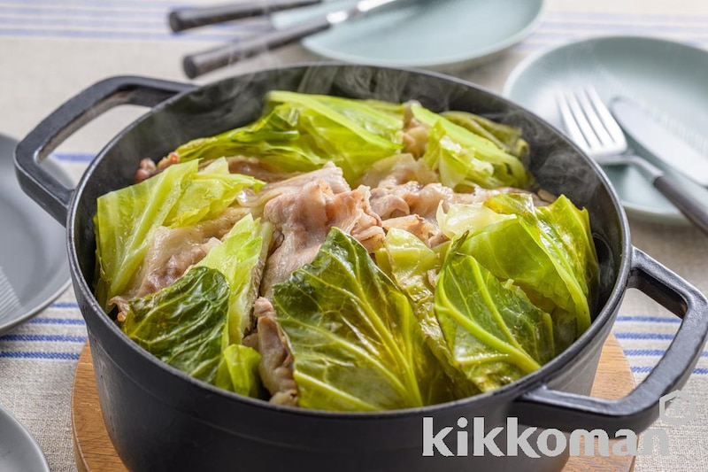 丸ごとキャベツと豚バラの蒸し煮