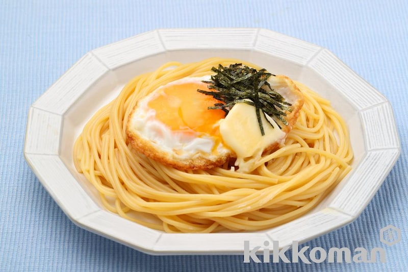あまうまい!目玉焼きのっけパスタ しょうゆバター風味