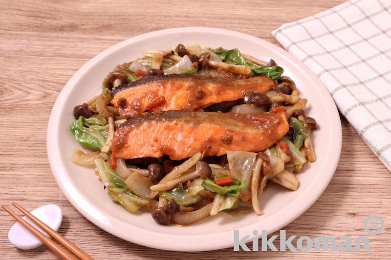 ごまの風味が香ばしい!鮭のちゃんちゃん焼き(うちのごはん使用)