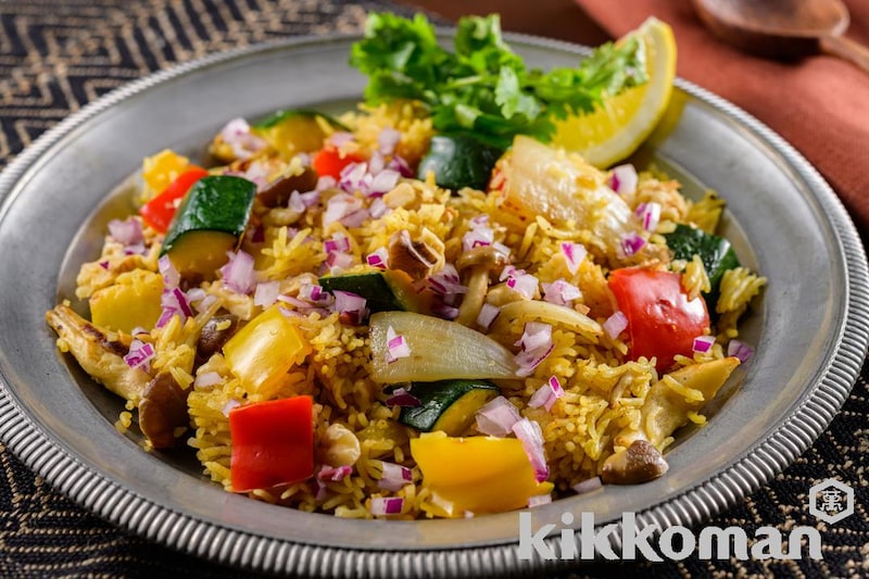 カレー粉でごろっと野菜のスパイシービリヤニ【炊飯器で簡単】