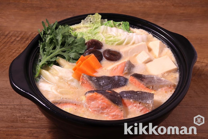 鮭の豆乳鍋【本つゆ(めんつゆ)でお手軽】