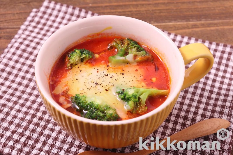 レンジで簡単!真っ赤なトマトスープご飯(味わいリッチ減塩しょうゆ使用)