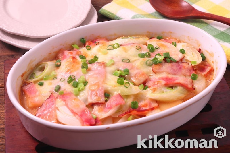 ベーコン餅グラタン【チーズとろける人気アレンジ】(しぼりたて生しょうゆ使用)