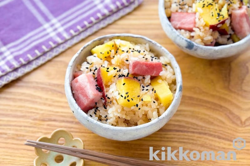 さつまいもとベーコンのだししょうゆバター炊き込みご飯