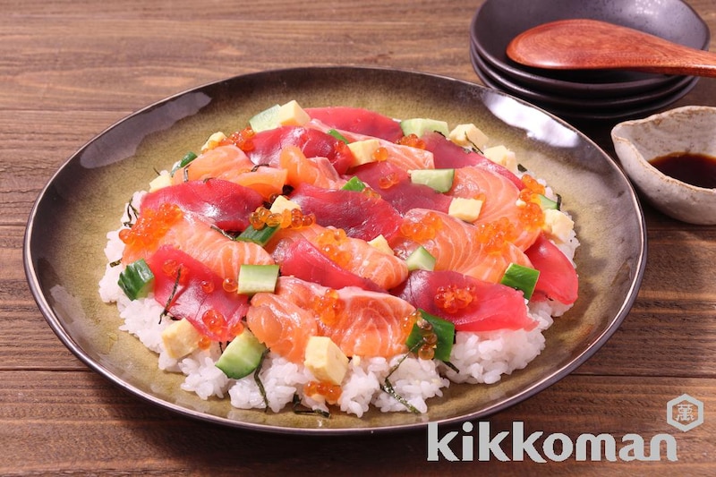 まぐろとサーモンの赤ちらし寿司(味わいリッチ減塩しょうゆ使用)