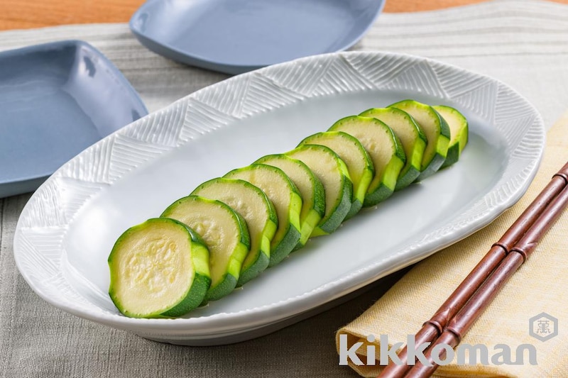 ズッキーニのまるっと漬け【白だしでつくる簡単浅漬け】