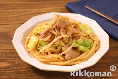 にんにく焼きうどん（豚脂にんにく醤油だれ使用）