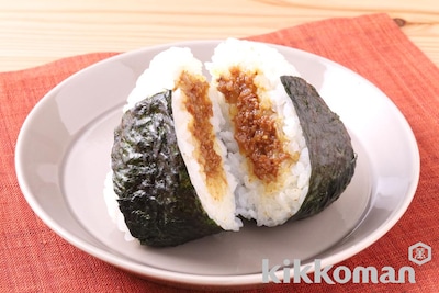 「おにぎリッチ 焼肉味」のおにぎり