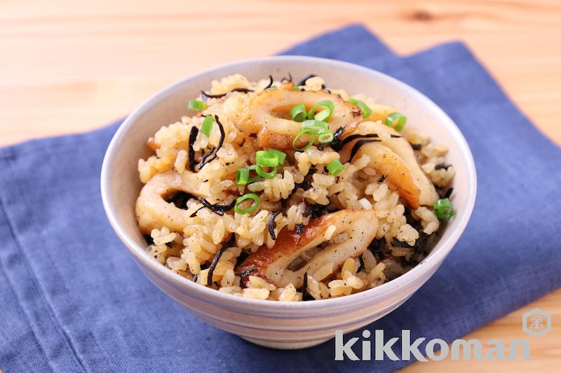 ちくわとひじきのしぼ生炊き込みご飯【だし汁不要・味つけは生しょうゆだけ】