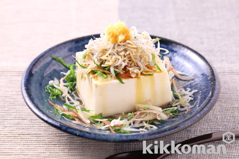 たっぷり薬味としらすの冷奴(いつでも新鮮 特選有機しょうゆ使用)