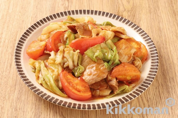 トマトとキャベツのガリバタ醤油炒め【1/2日分の野菜使用】（うちのごはん使用）