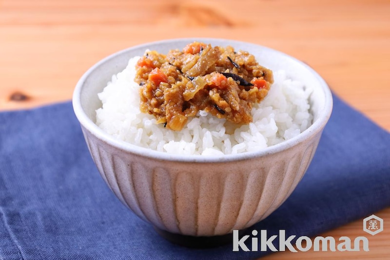 「おにぎリッチ きんぴらそぼろ」ののっけごはん