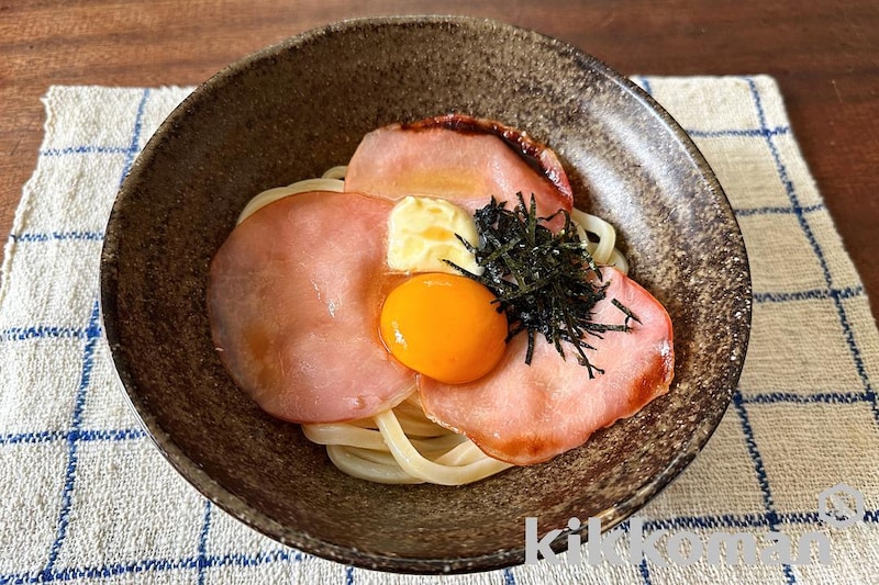 ハムエッグ釜玉風うどん(山本ゆりさん)【電子レンジで簡単】