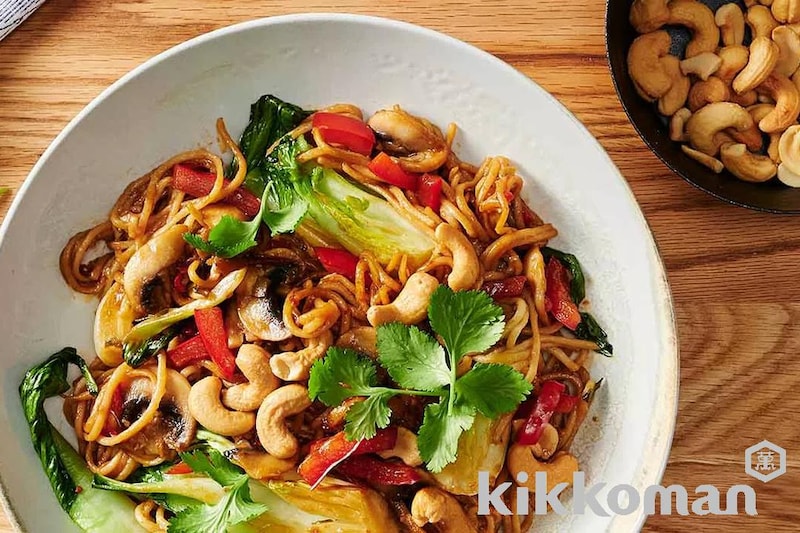 チンゲンサイ入り焼きそば(Pak Choi Noodles with Soy Sauce)【海外発のキッコーマンレシピ】