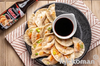 きのこと豚肉の餃子 （MUSHROOM AND PORK GYOZA）【海外発のキッコーマンレシピ】