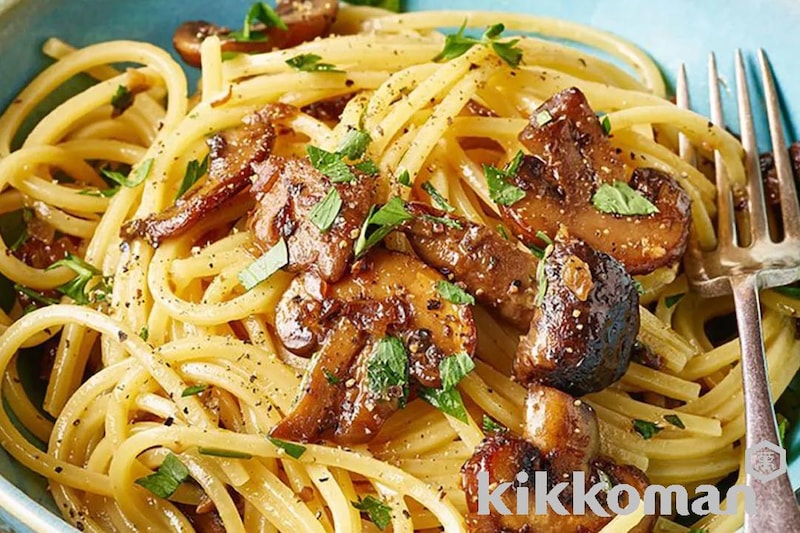 きのこのカルボナーラ(Mushroom carbonara)【海外発のキッコーマンレシピ】