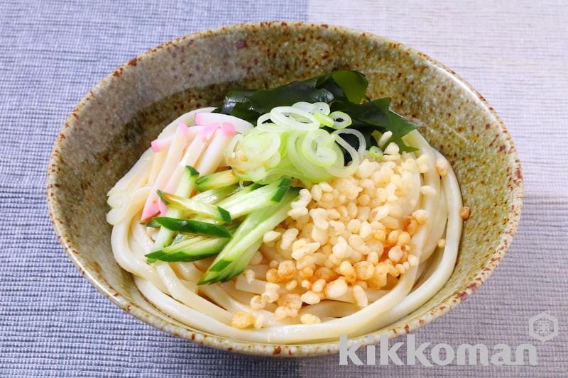 冷やしたぬき混ぜうどん(うどんがうまいだししょうゆ使用)