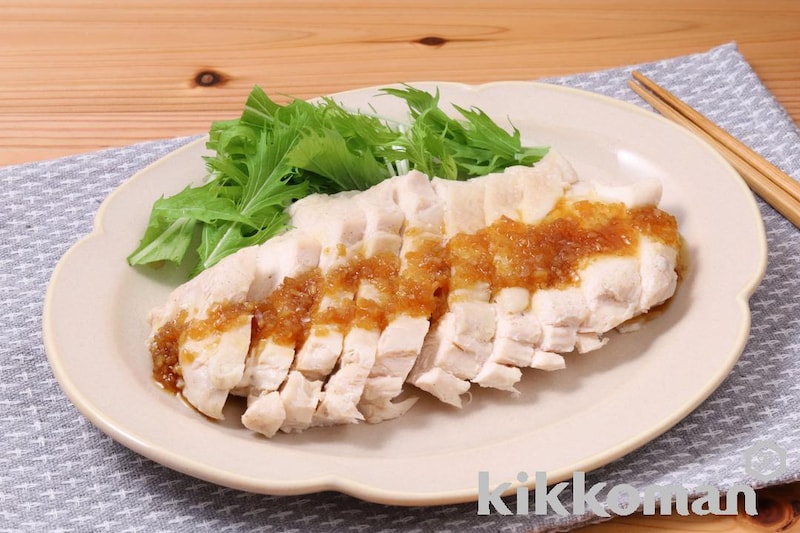 レンジで簡単!ふっくら蒸し鶏(かけるたまねぎ 香味しょうゆ使用)