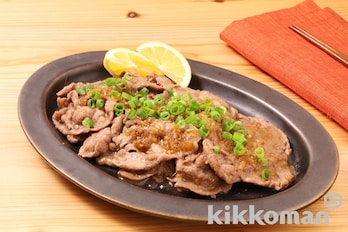 薄切り牛肉のステーキ（かけるたまねぎ　香味しょうゆ使用）