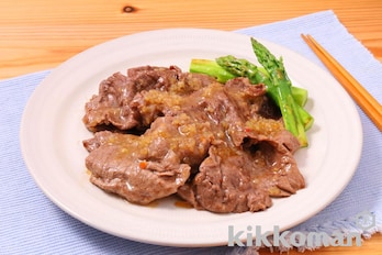 薄切り肉でカットステーキ風（かけるたまねぎ　コクうまガーリック使用）