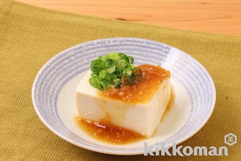 冷奴（かけるたまねぎ　香味しょうゆ使用）