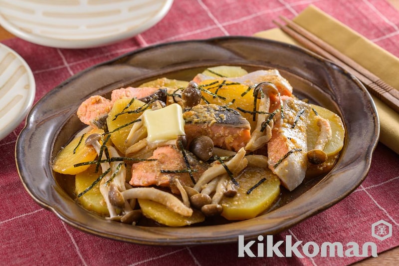 甘塩鮭とじゃがいものみそバター重ね蒸し【フライパンで簡単】