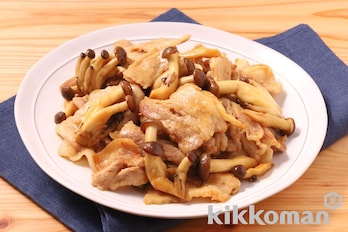 豚バラとしめじのしぼ生炒め【味つけは生しょうゆだけ】