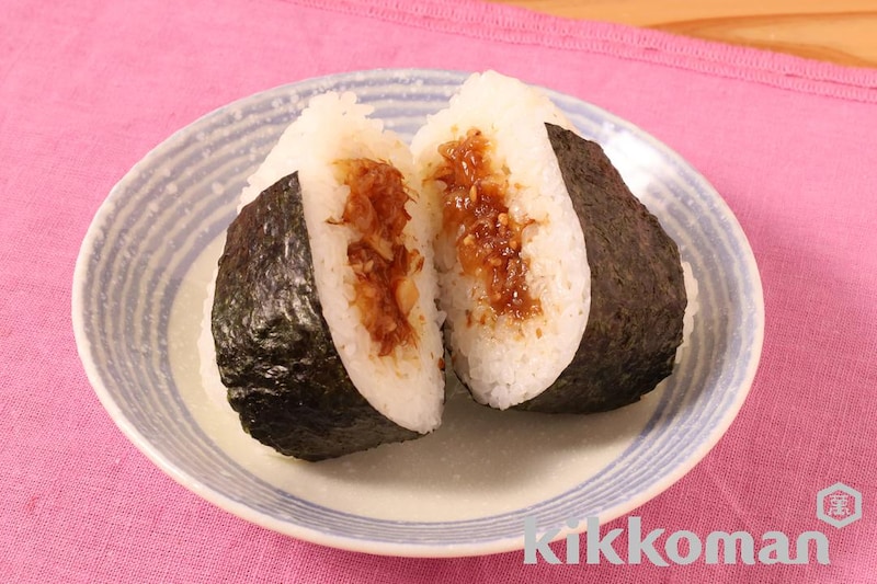「おにぎリッチ 梅じゃこおかか」のおにぎり
