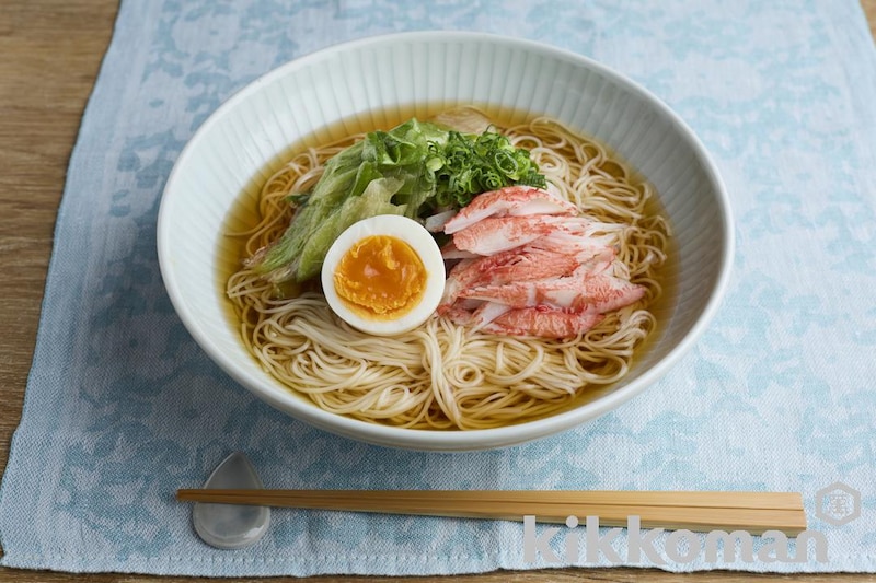 湯引きレタスとかにかまの冷かけそうめん(賛否両論笠原氏)