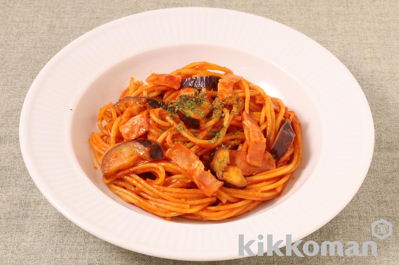レンジで簡単!なすとベーコンのトマトパスタ