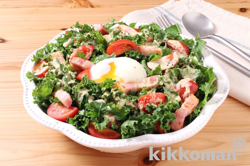 ケールとトマトの和風シーザーサラダ