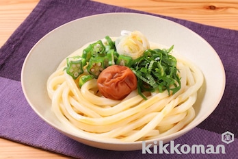 梅しそ冷やしうどん（うどんがうまいだししょうゆ使用）